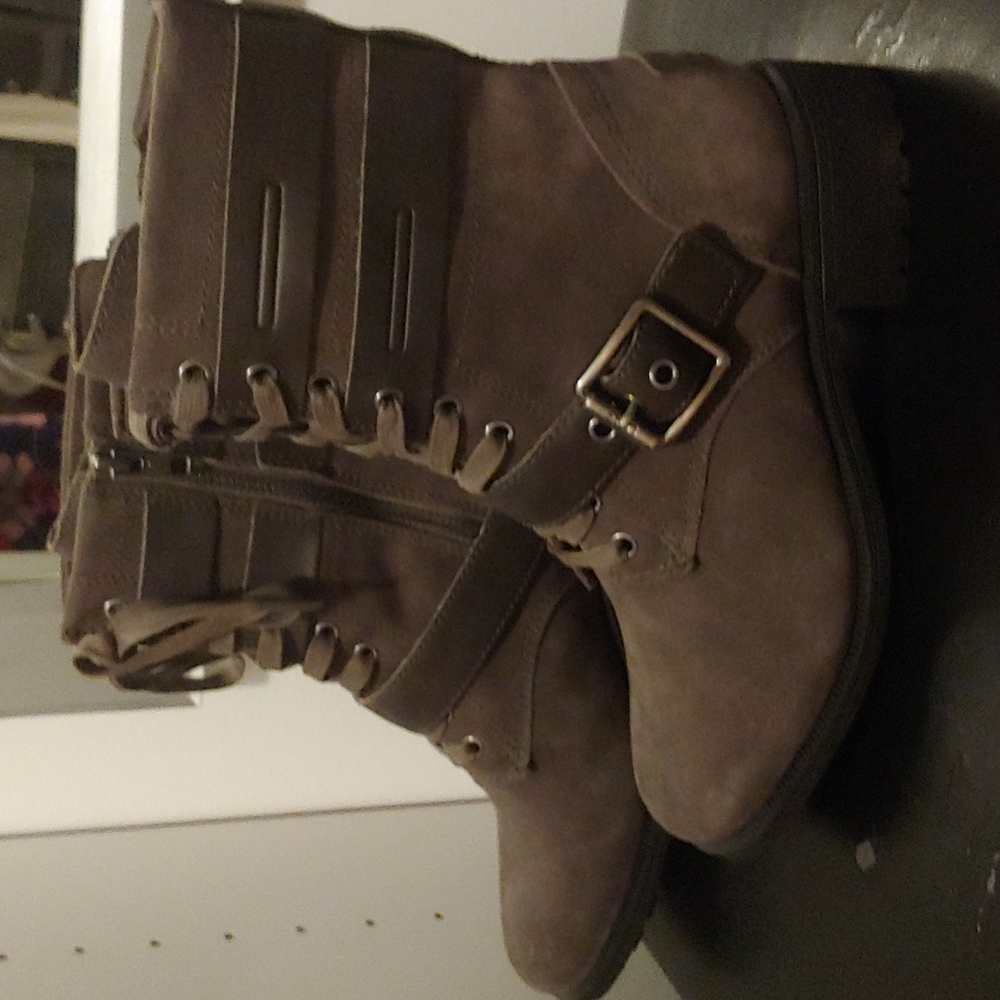NEW UGG Waterproof new in box